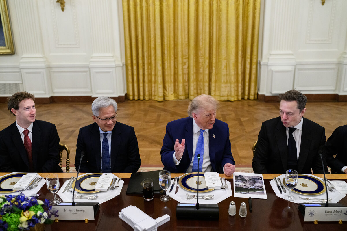 Başkan Trump, Mark Zuckerberg, Jensen Huang ve Elon Musk ile Doğu Salonu’ndaki Süper Zekâ öğle yemeğinde, 29 Eylül 2026. Fotoğraf: Daniel Torok / Beyaz Saray